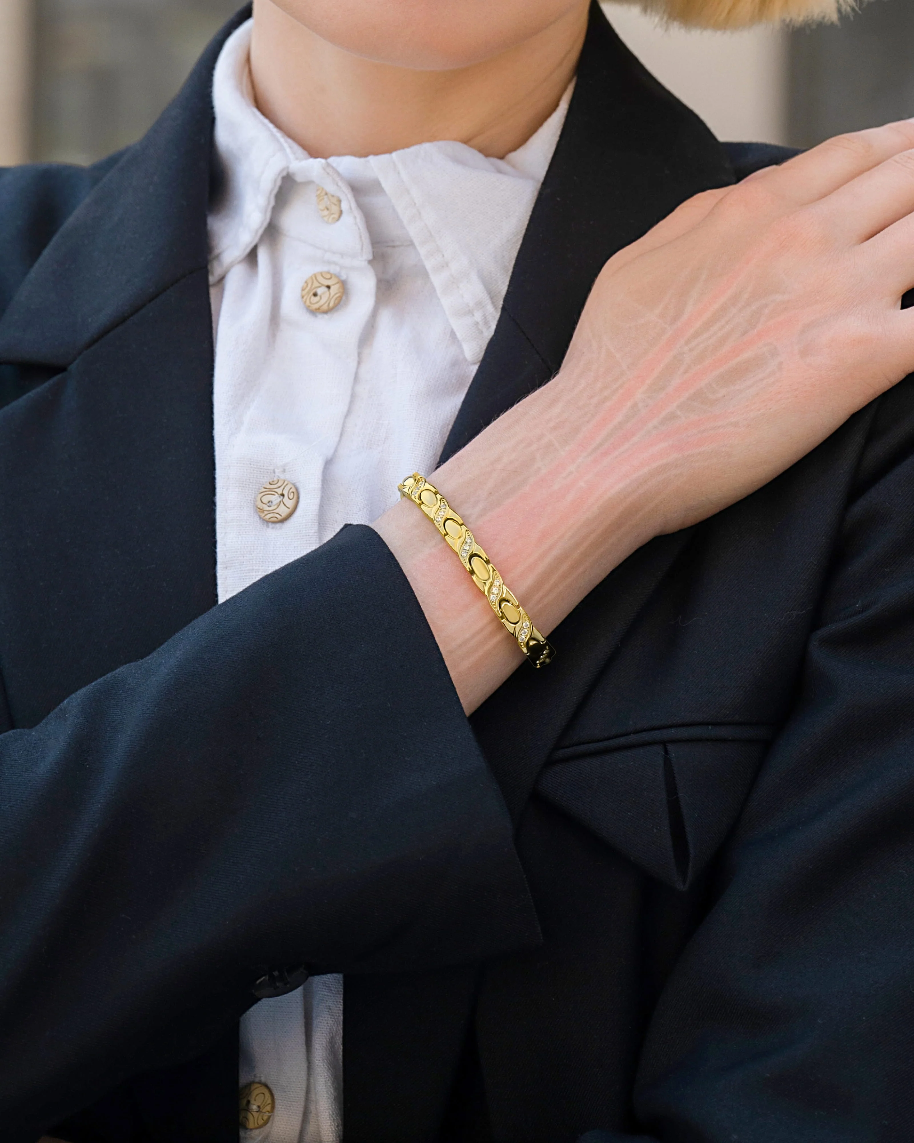 Women's Ultra Strength Magnetic Bracelet Crystal XO (Gold) - Image 2